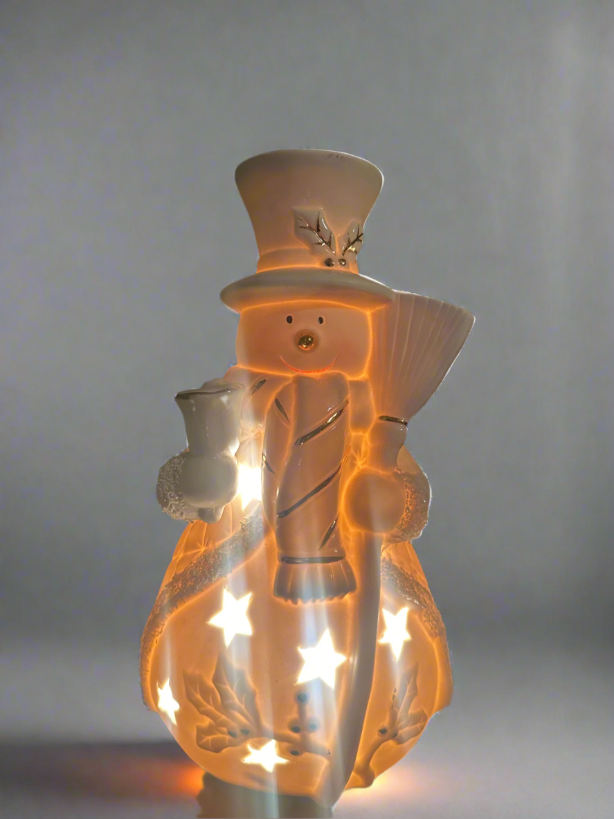 Home Collection White Ceramic Snowman Light SG9