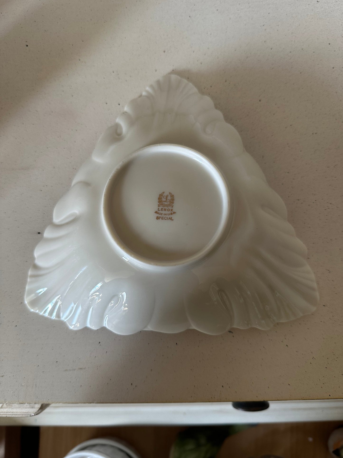 Lenox Vtg Triangle