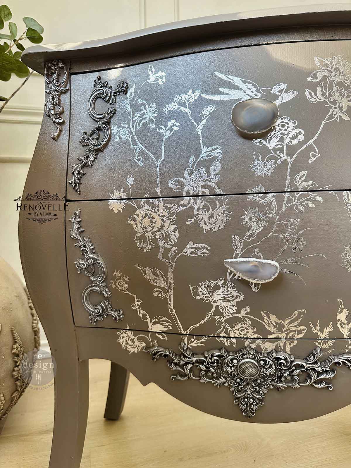 DECOR POLY – Elaborate Finery