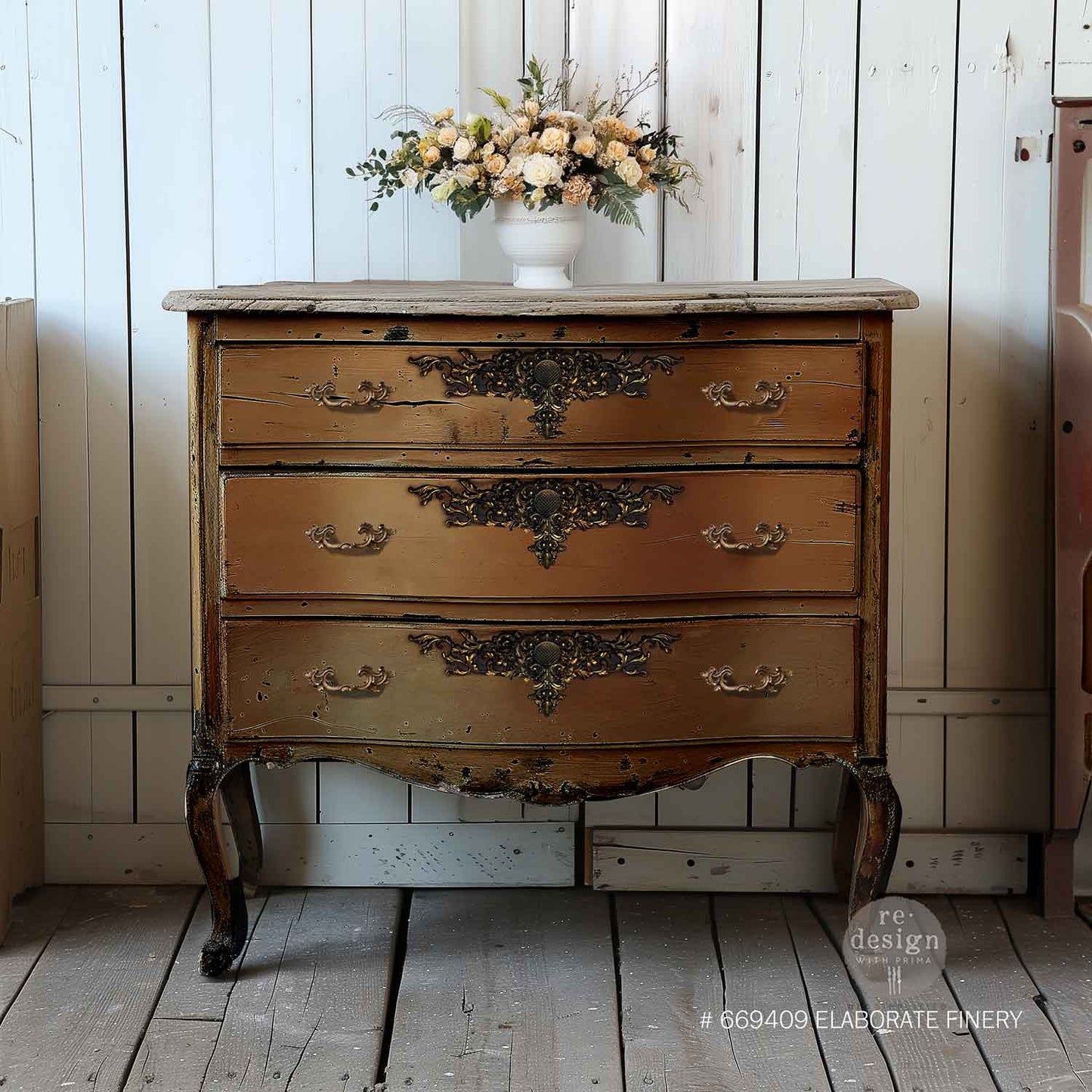 DECOR POLY – Elaborate Finery
