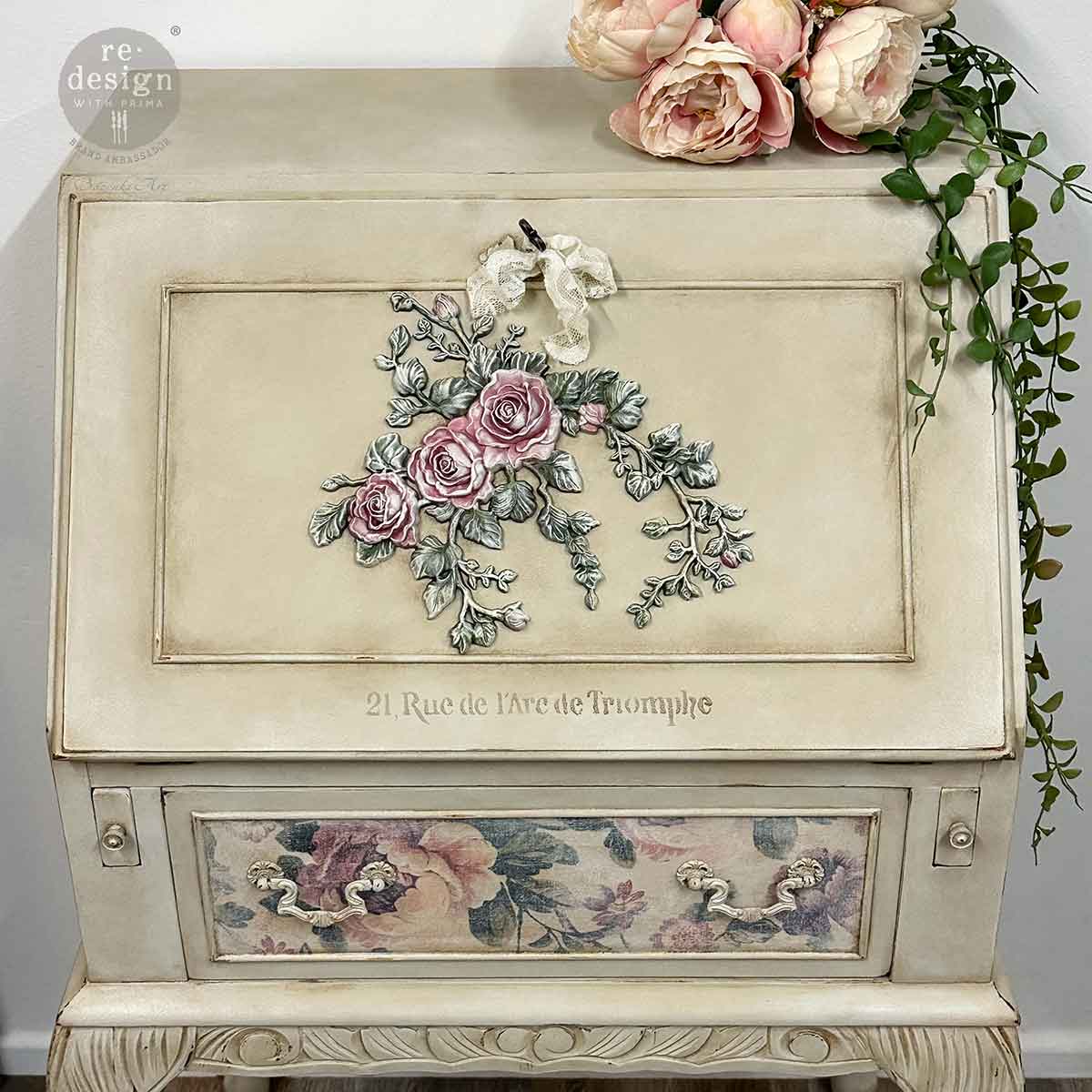 DECOR POLY – VELVET CASCADE RIGHT