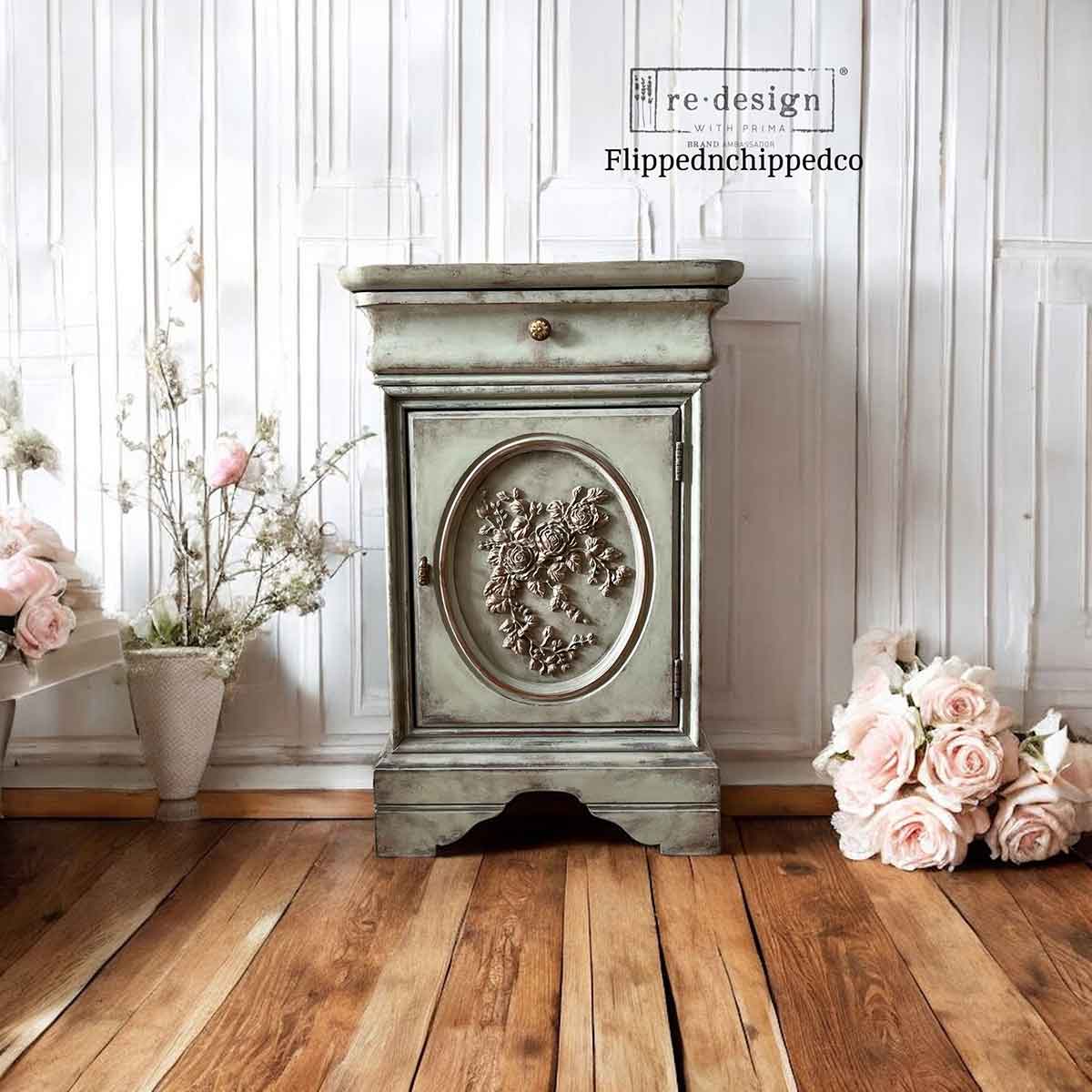 DECOR POLY – VELVET CASCADE LEFT
