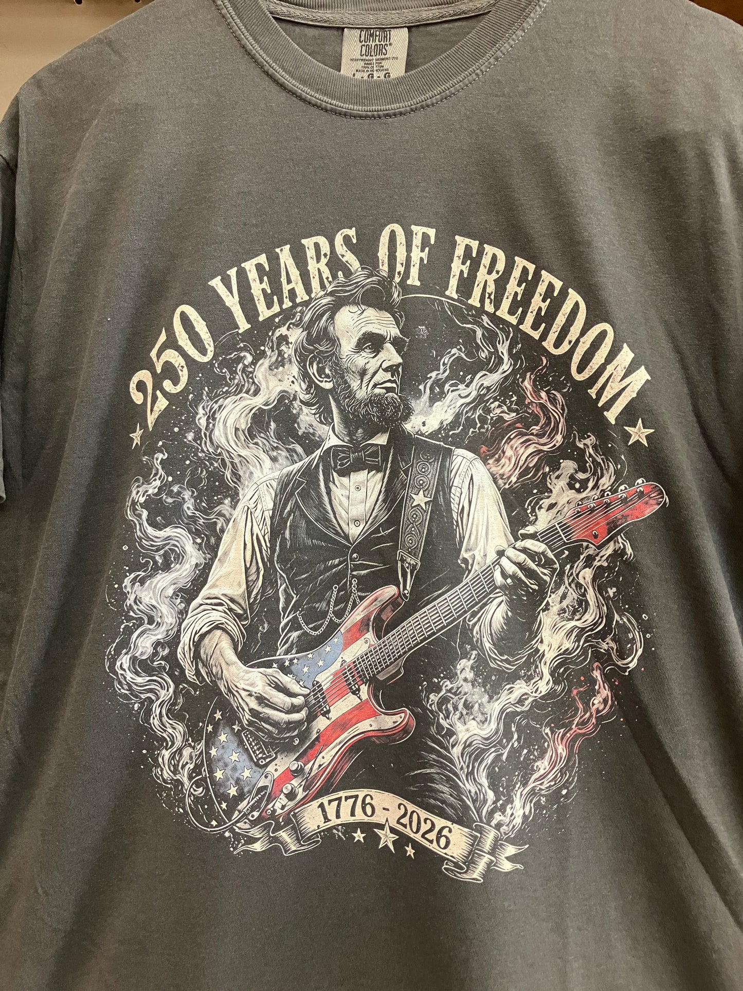 Rockin' Lincoln Tee