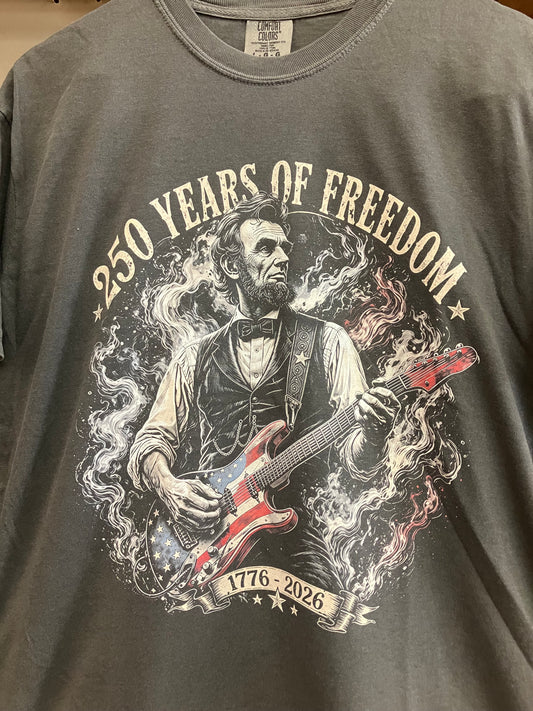Rockin' Lincoln Tee