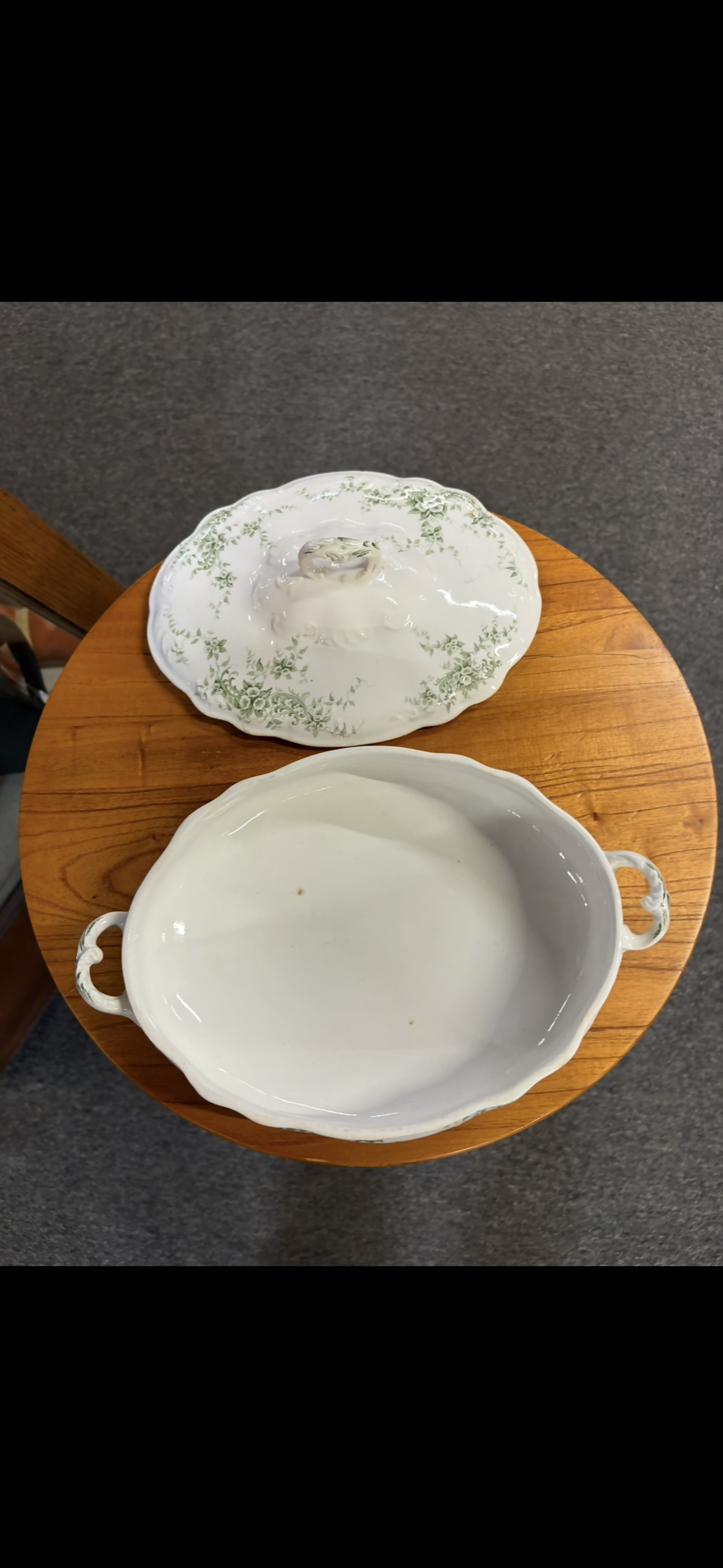 Green floral Oxford bowl w lid
