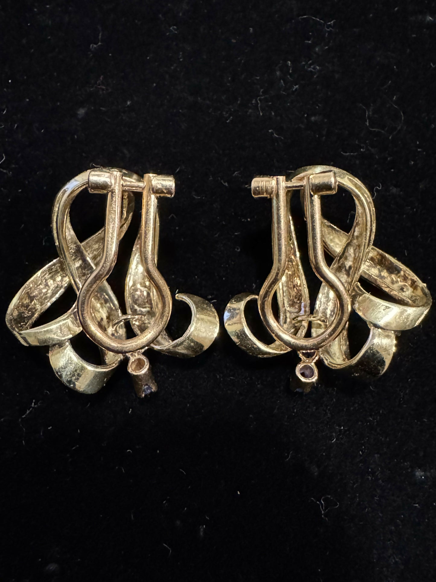 18K Yellow Gold Natural Sapphire Omega Clip Earrings | Vintage Fine Jewelry