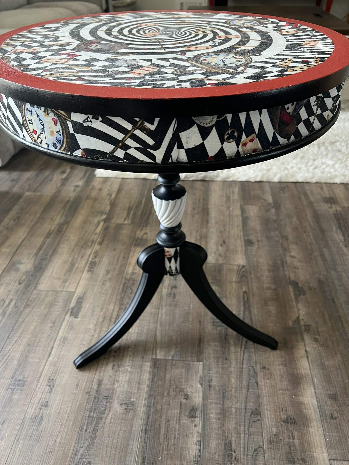 Wonderland Table