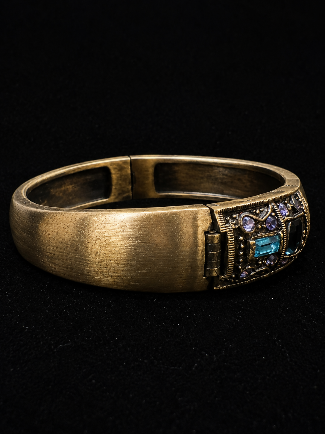 Heidi Daus Crystal Art Deco Hinged Bracelet 6.5”