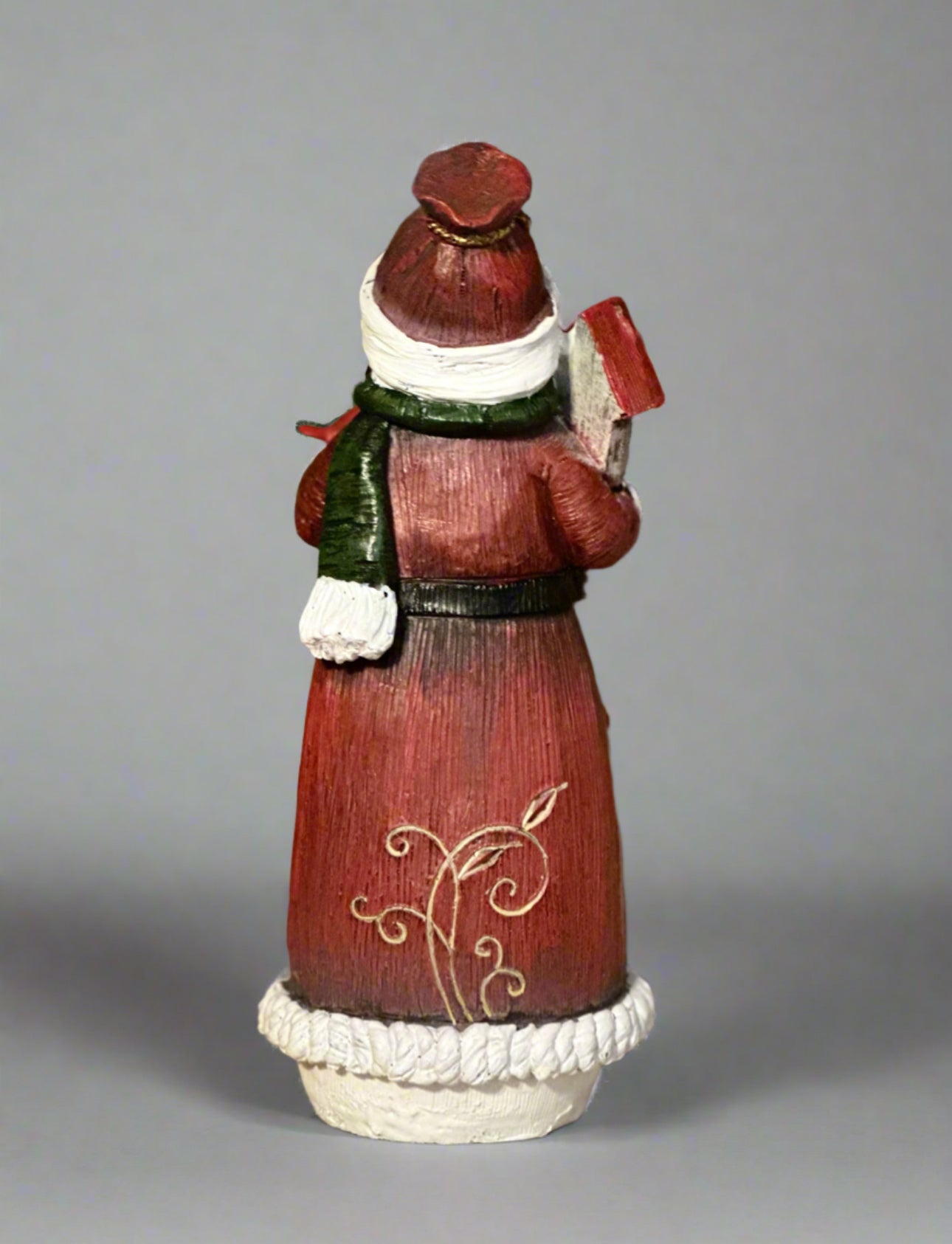 Cardinal’s Winter Welcome