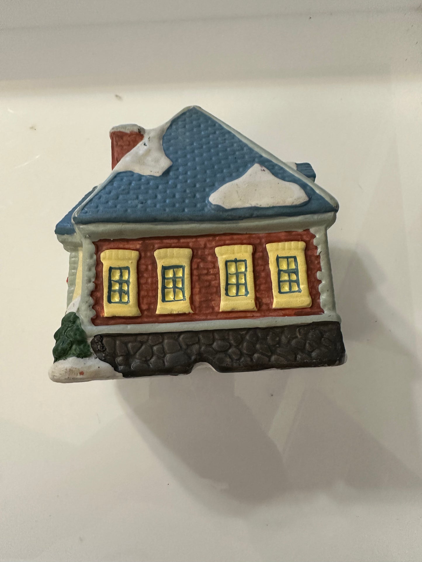 Cobblestone Corners 2001 Yellow Victorian House Christmas Village