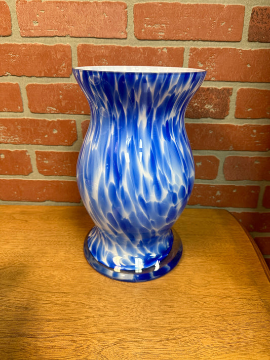 Vase (White/Blue)