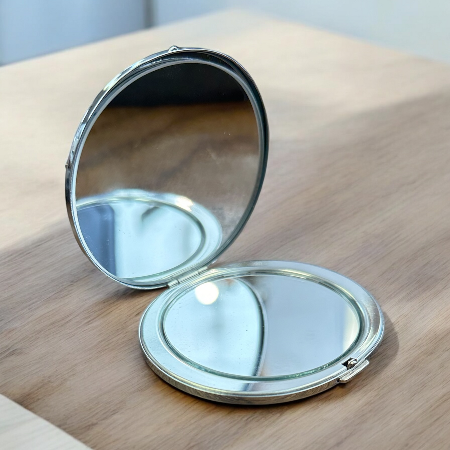 Mirror Compact