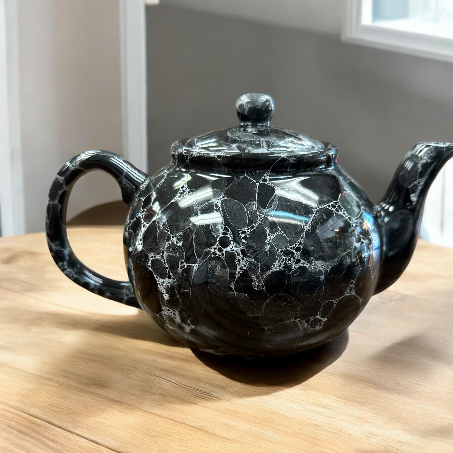 Teapot / Black & White