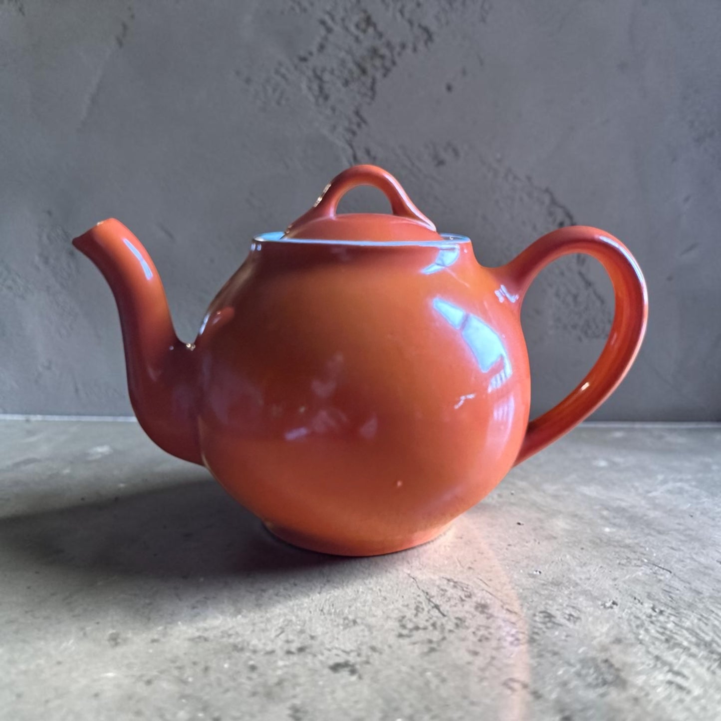 Hall Orange Pottery
Lidded Teapot