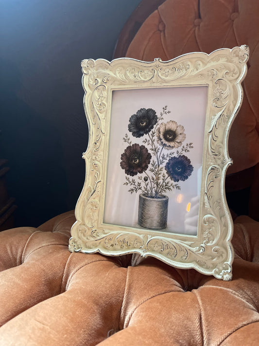 All Eyes on You 
Framed Oddities Botanical Print 5x7
