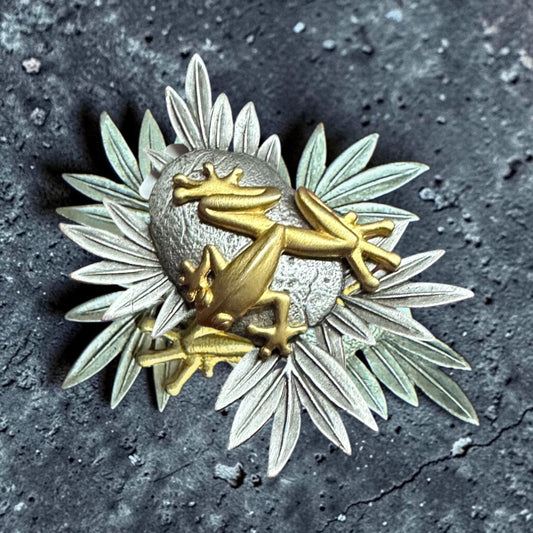 Frog Broach
