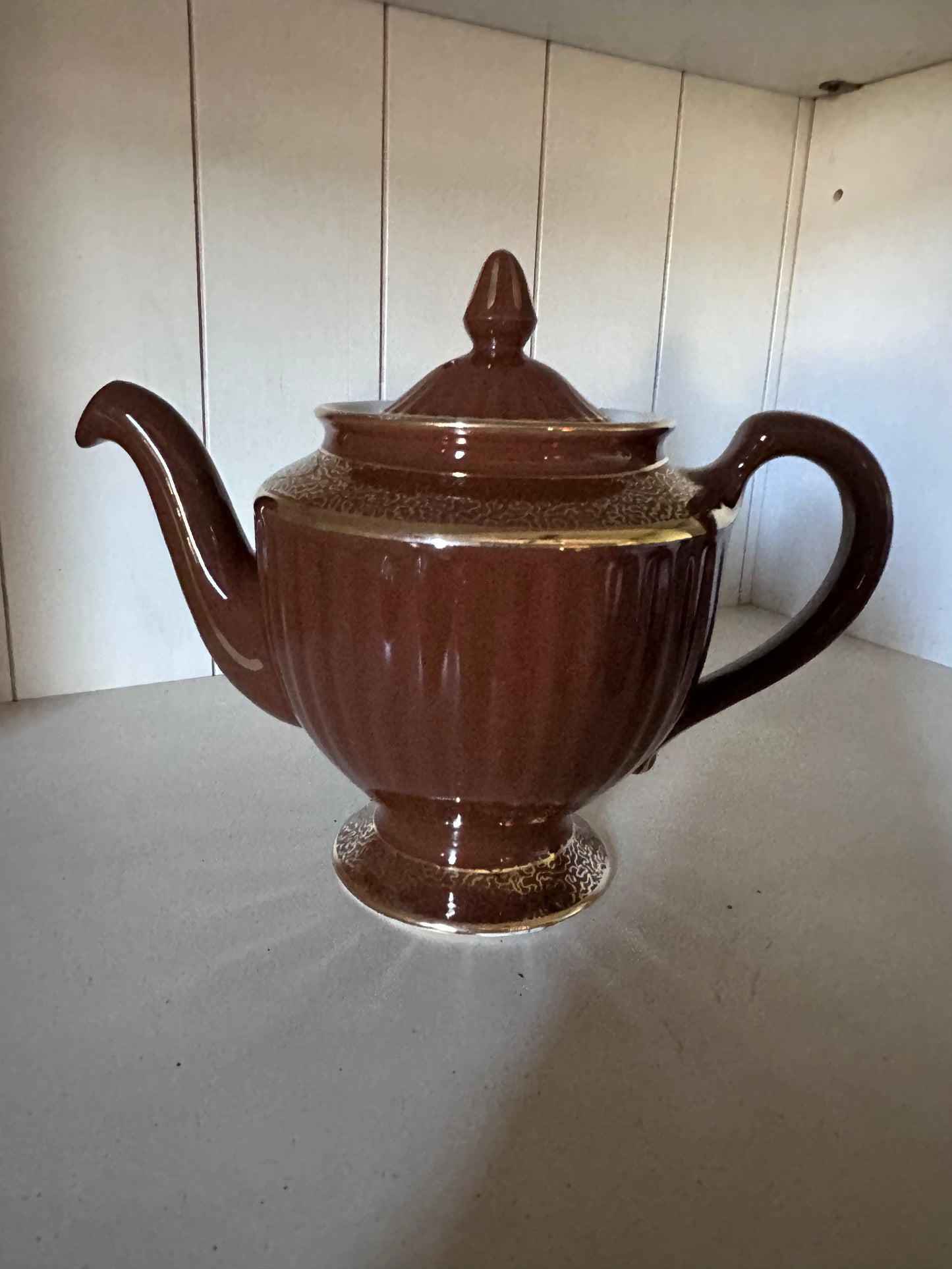 Vintage Hall 082 4-Cup Brown w/ Gold Trim