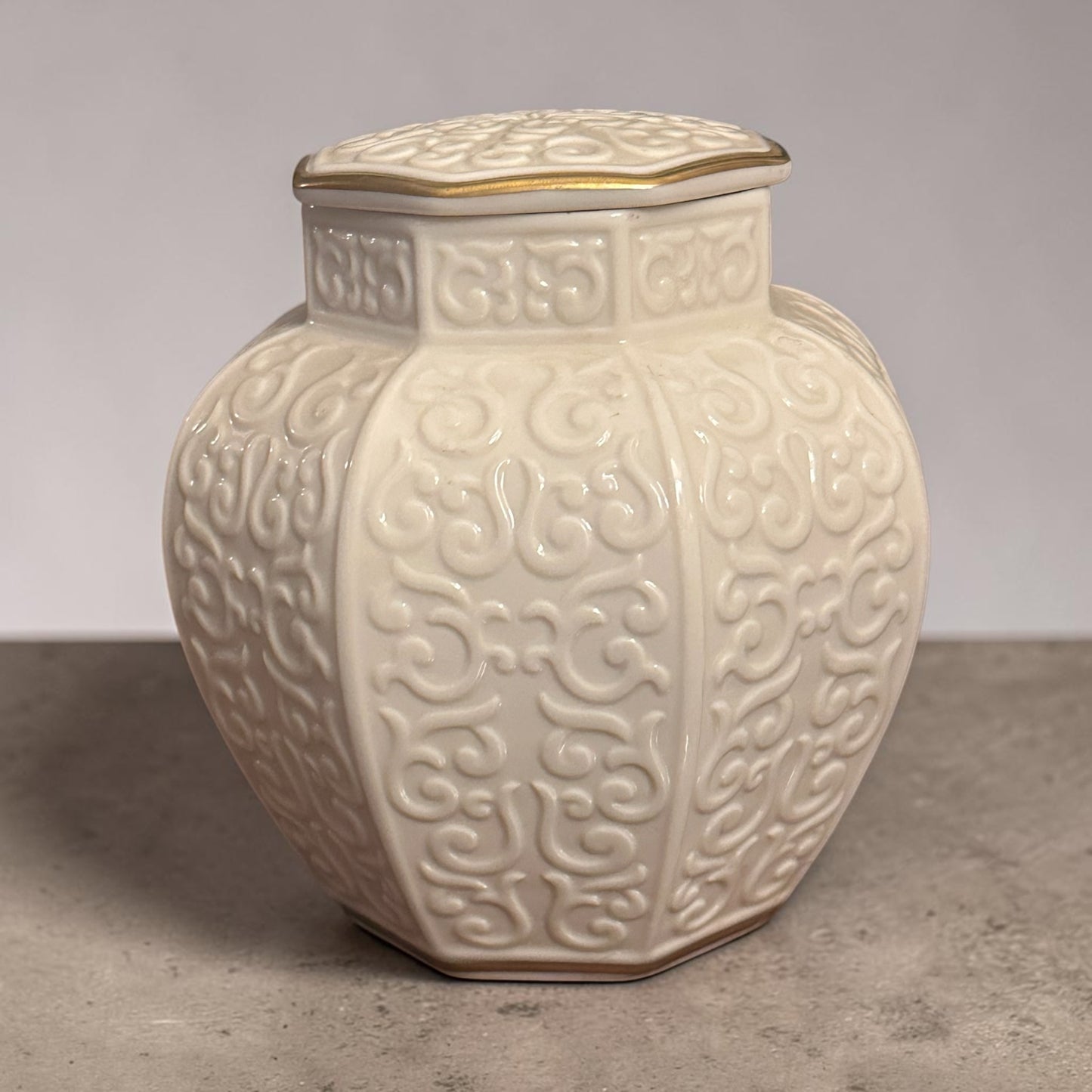 Lenox Arabesque Ginger Jar with Lid 24K Gold Trim