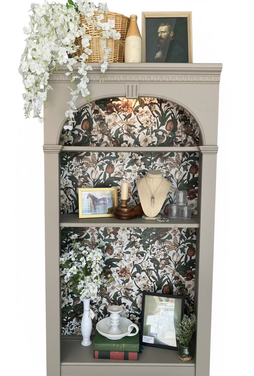 English Elegance Bookcase with Light