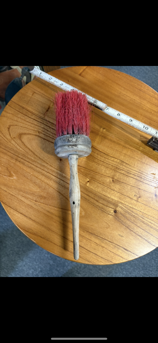 Vintage Red Masonry Brush