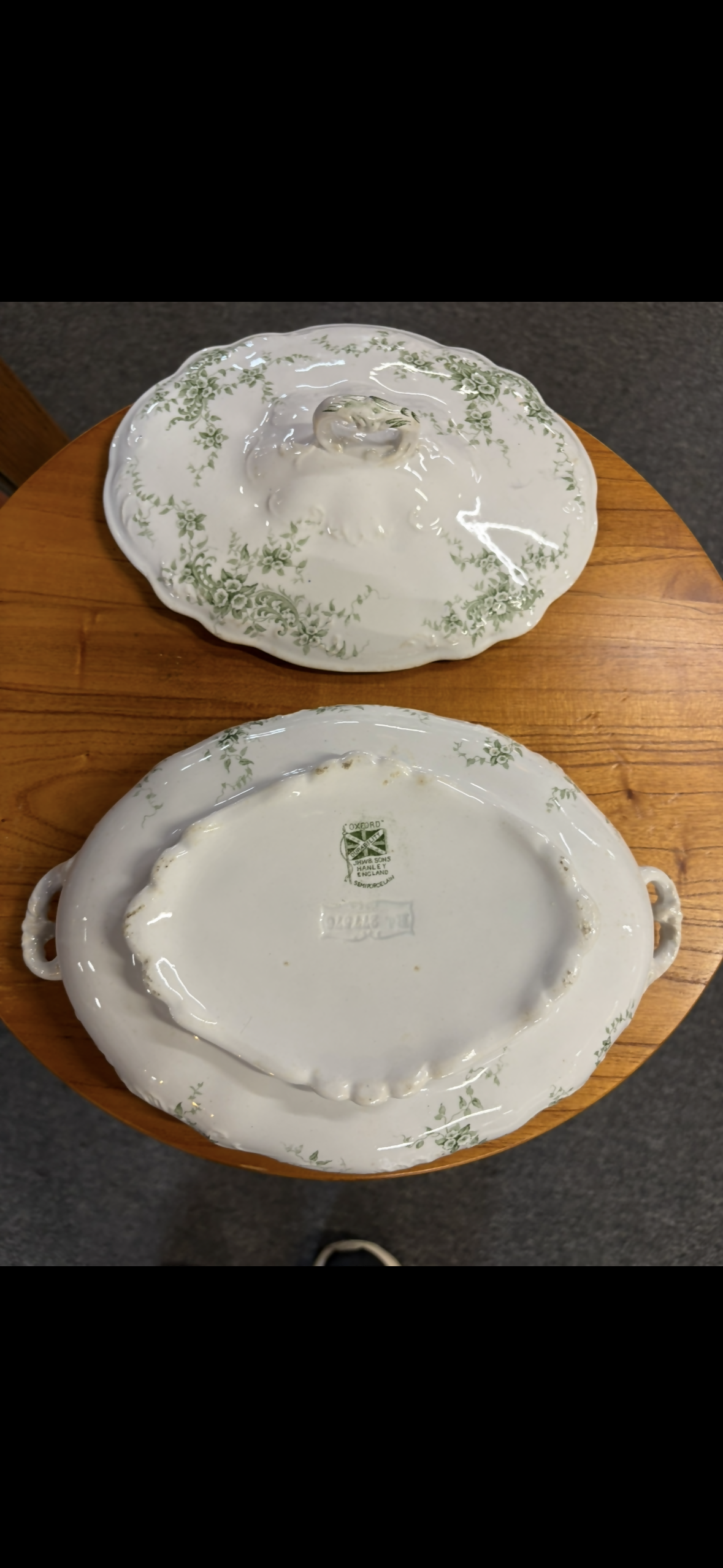 Green floral Oxford bowl w lid