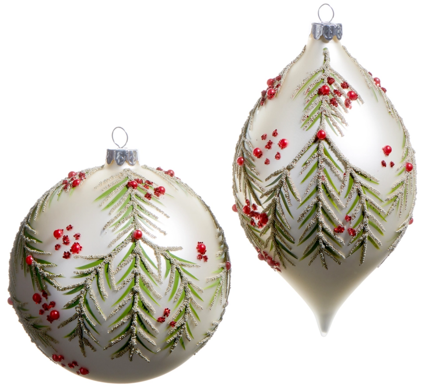 5" BERRY AND PINE PATTERN ORNAMENT