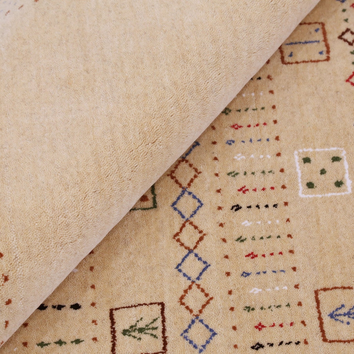 Beige Center Pattern Hand Loomed Wool Area Rug