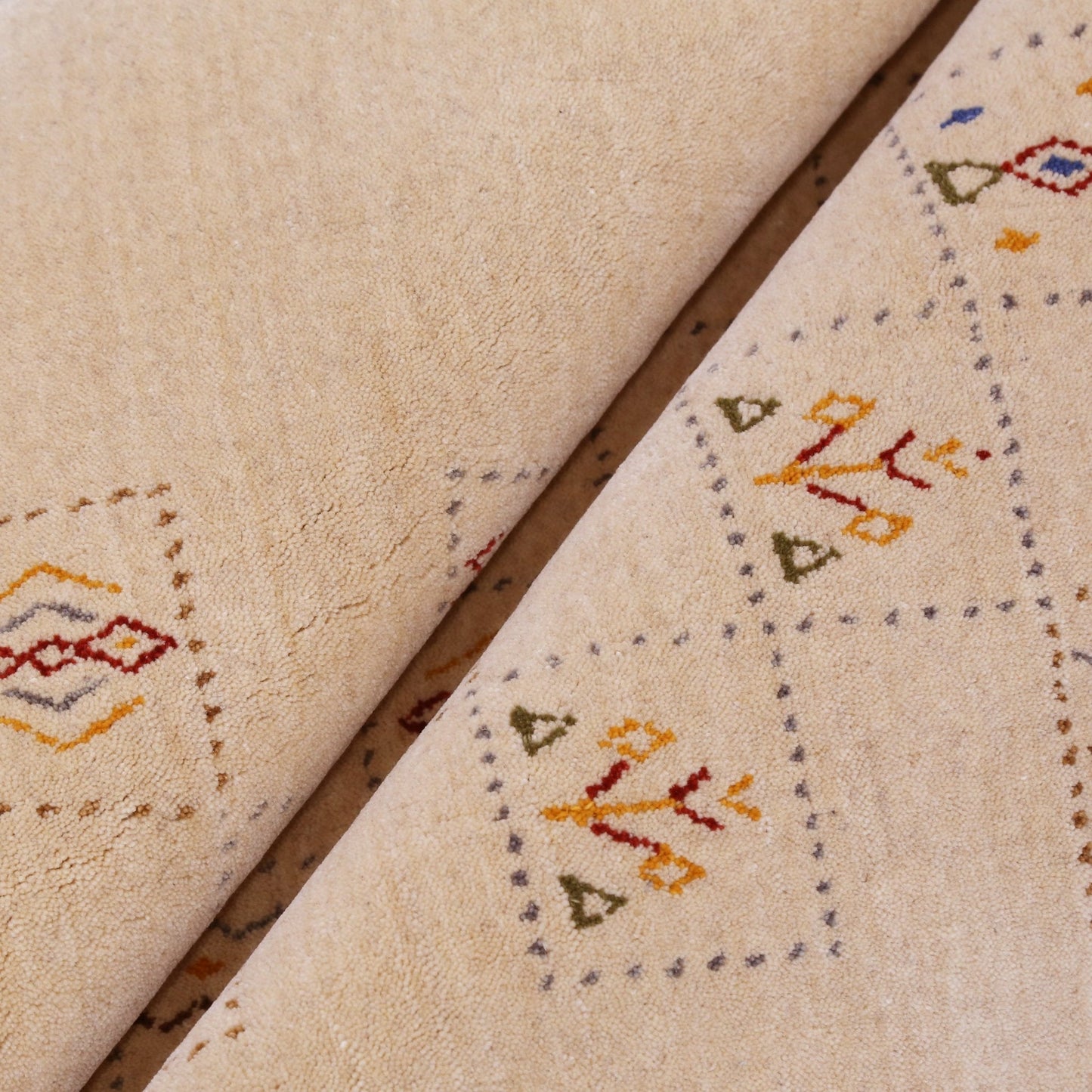 Beige Contemporary Tribal Design Hand Loomed Wool Rug