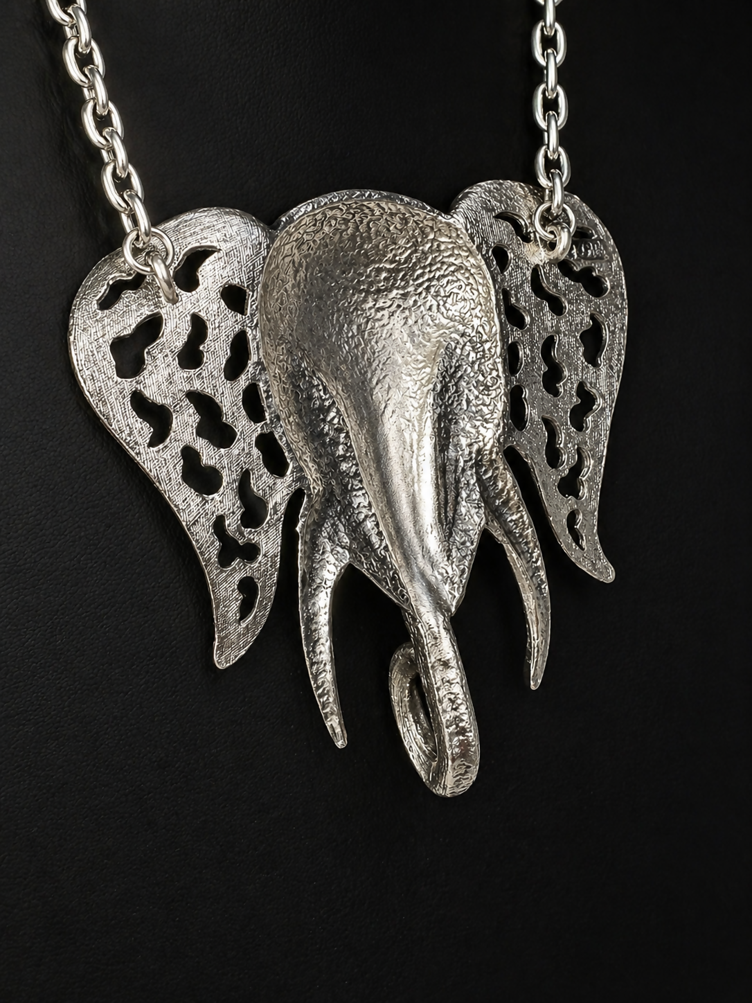 Vintage Celebrity Elephant 4.5” necklace silver tone chain 30” Statement