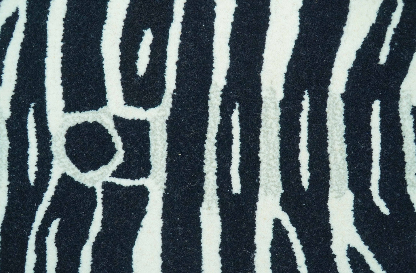 Hand Tufted Animal Zebra Black 3x5 Wool Area Rug
