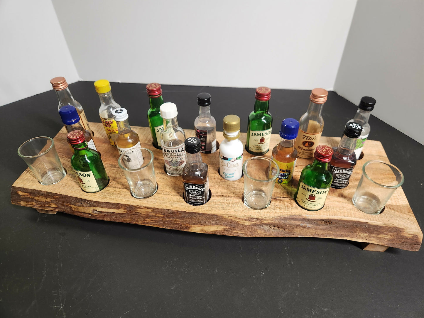 Acacia wood Char-shooterie board 18