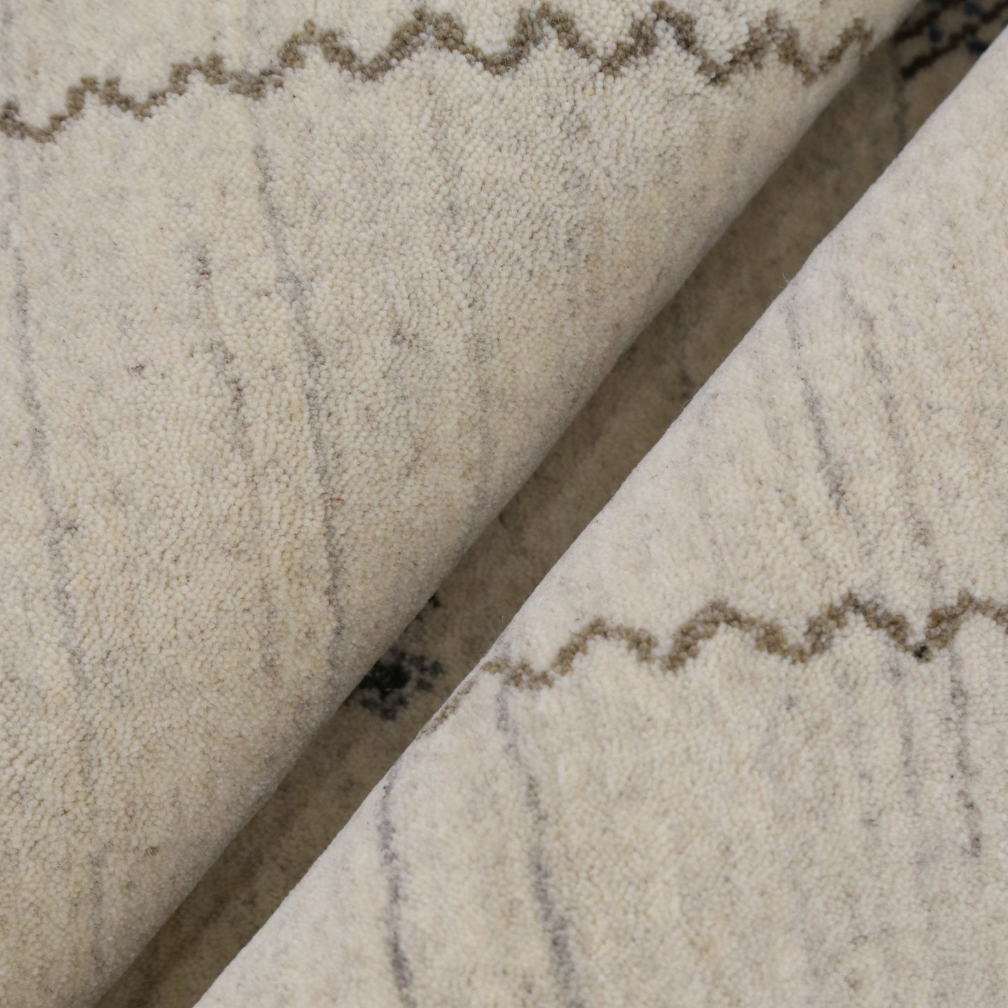 Modern Design Beige Hand Loomed Wool Area Rug