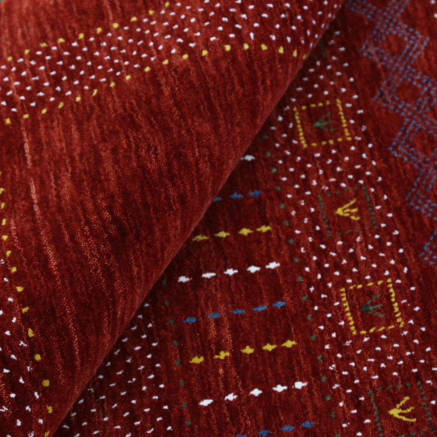 Red Center Pattern Hand Loomed Wool Area Rug