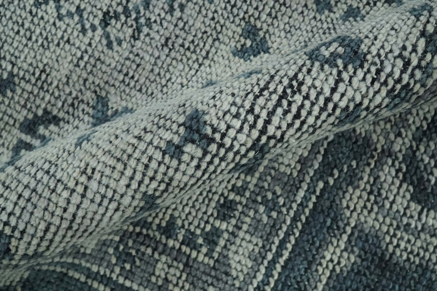 Vintage Style Distressed Traditional Hand Knotted Serapi Silver and Gray Multi Size Area Rug